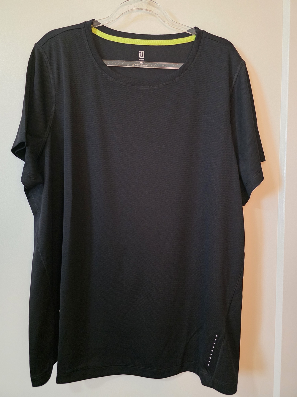 Ideology WOMEN'S Black Performance Crew Neck Shirt Lightweight 1X Dry Fit